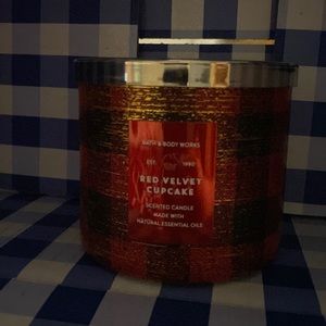 Bath & Body Works Red Velvet Cupcake 3-wick candle